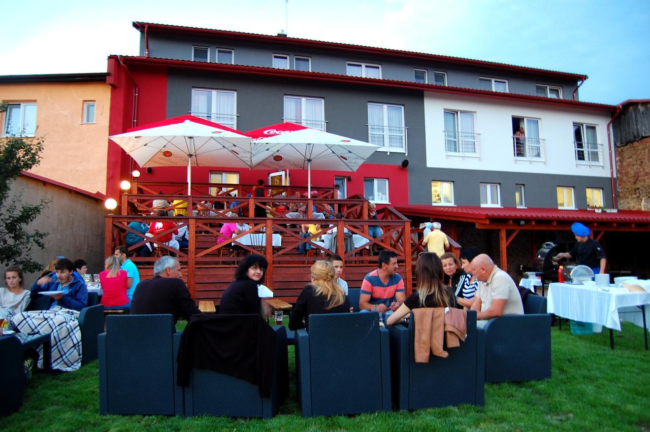 Hotel Menhard Exterior foto